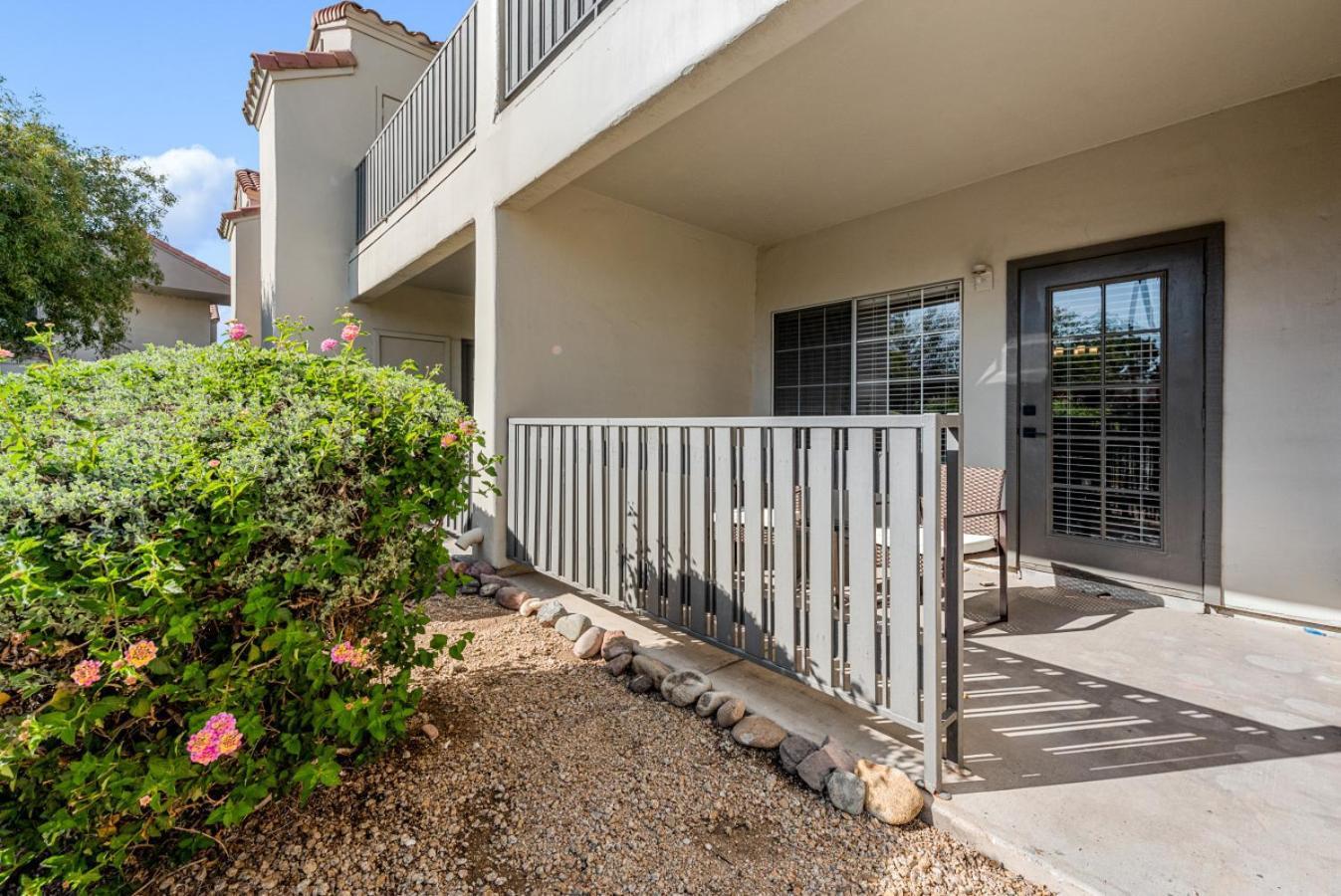 Sleek 2br-pool, Yoga Rm, Gym, Cabanas, Bbq,prkng * Scottsdale